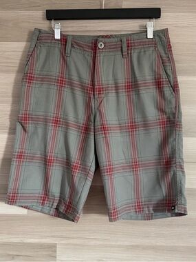 Quiksilver Men's Size 32 Plaid Walk Shorts Grey and Red